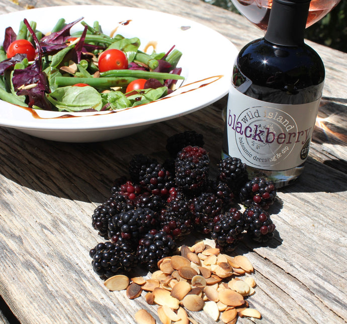 Green beans, toasted almonds & roasted cherry tomatoes with Blackberry Balsamic Dressing & Dip